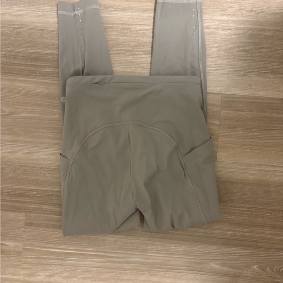 Lululemon grey leggings - Picture 3 of 3
